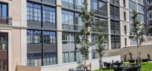 La promotora inmobiliaria UNIQ Residential ha cerrado la venta de la residencia de mayores Sanitas situada en la Rambla de Cataluña de Barcelona. El activo
