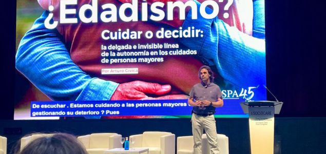 Arturo Gívica participó en el evento SocioCARE 2026, donde abordó la importancia de cuidar a las personas mayores sin sustituir su capacidad de decisión. E