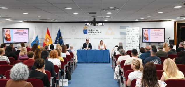 Canarias ha lanzado iniciativas para prevenir el maltrato hacia las personas mayores, destacando la jornada ‘Hacia una cultura del Buen Trato’ presidida po