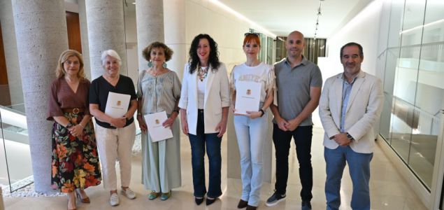 El Ayuntamiento de Almería, liderado por la alcaldesa María del Mar Vázquez, ha firmado cuatro convenios sociales con un total de 46.000 euros en subvencio
