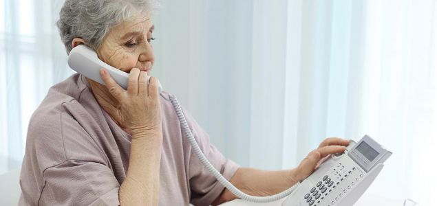 El Teléfono contra el Abuso y Maltrato a las Personas Mayores de CONFEMAC ha atendido más de 200 casos desde enero de 2026, destacando la importancia de es