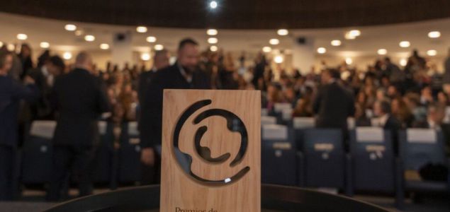 La Fundación DomusVi ha abierto la XI convocatoria de sus premios, destinados a impulsar la innovación y mejorar los cuidados para personas mayores y en si