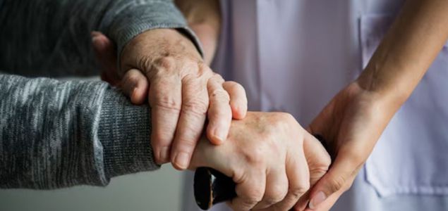 El Consejo de Gobierno ha aprobado la distribución de 12 millones de euros para el refuerzo de los servicios sociales comunitarios en materia de dependenci