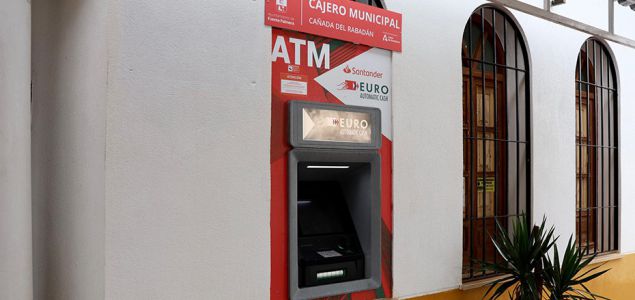 La Junta de Andalucía ha lanzado una nueva convocatoria de ayudas para la instalación y mantenimiento de cajeros automáticos en municipios en riesgo de exc