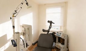 Connectoma, una innovadora empresa de neurotecnología, ha inaugurado su primer centro en Madrid en colaboración con la clínica Veram, ofreciendo un tratami