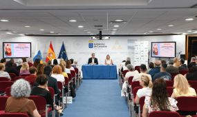 Canarias ha lanzado iniciativas para prevenir el maltrato hacia las personas mayores, destacando la jornada ‘Hacia una cultura del Buen Trato’ presidida po